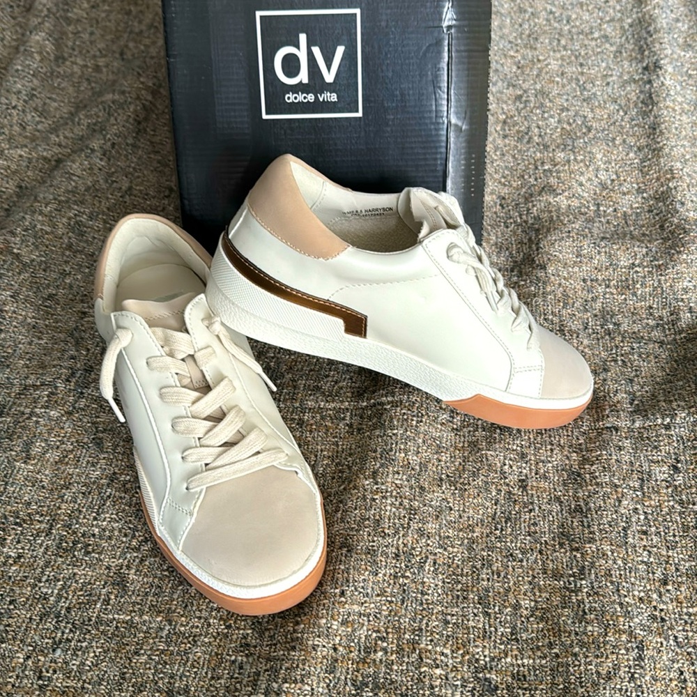 New withtags Dulce Vida sneakers